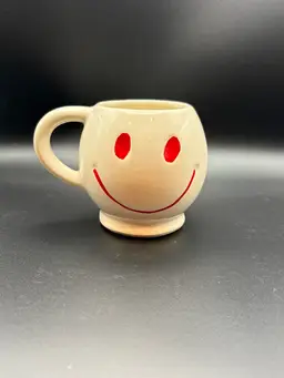 McCoy White And Red Smiley Mug