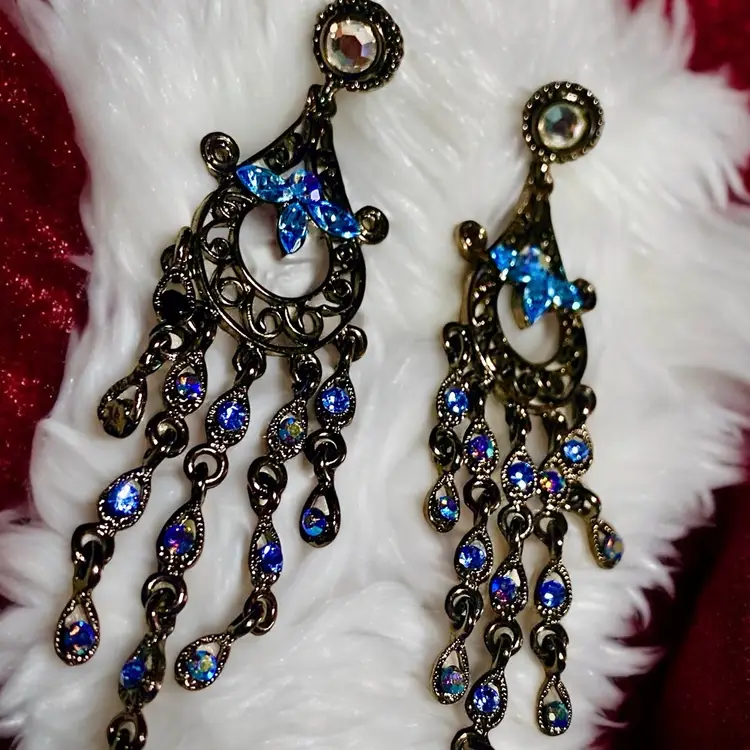 Vintage Dazzling Colors Blue Aurelia Aurora Borealis Chandler Earrings 