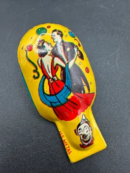 Vintage Tin Litho Metal Toy Clicker Yellow NYE Couple Dancing Harlequin Clown, U. S. Metal Toy Mfg Co. 2.5”L