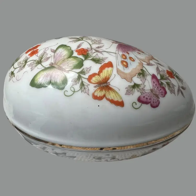 009 Butterfly trinket dish/box egg shaped made for Avon 1974 5.5" x 3.5" x 4"