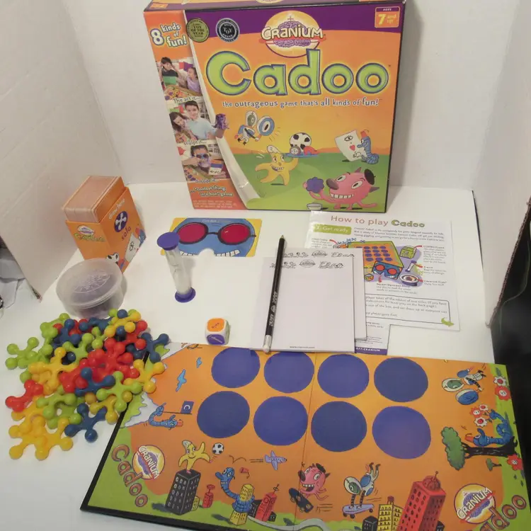 Cranium CADOO The Outrageous Game That's All Kinds Of Fun, Ages 7+
