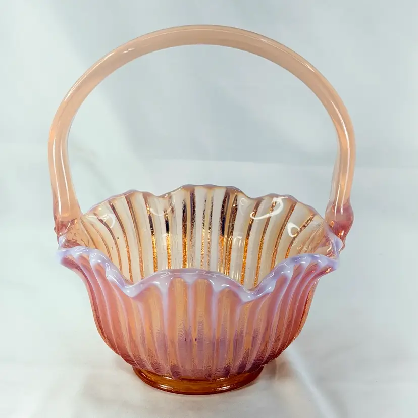LE Smith Pink Opalescent Basket
