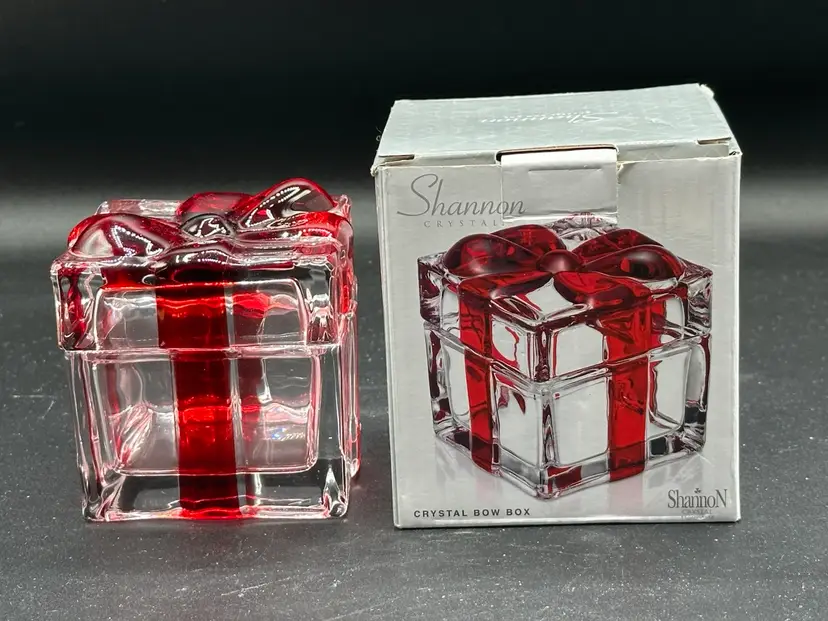 NEW SHANNON BY GODINGER GATHERINGS PRESENT BOX CRYSTAL CLEAR W/CRYSTAL RED BOW