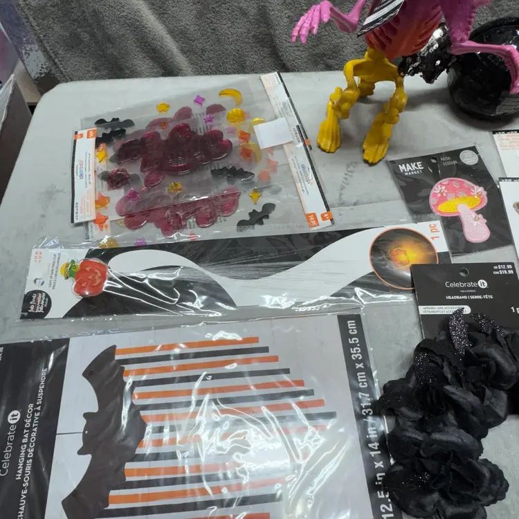 Halloween Craft And Decor Lot