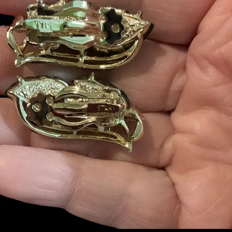 Vintage Goldtone Star Clip On Earrings. Blue Jelly Lucite Carved Leaves With Ab GL Rhinestones.