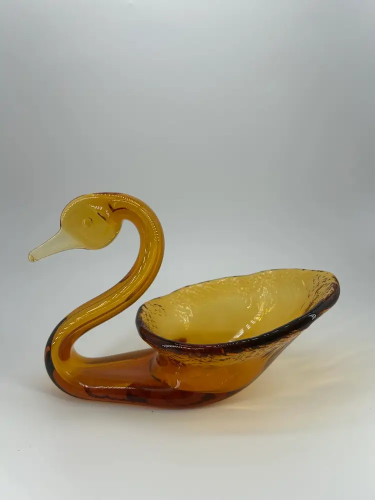 VINTAGE TIFFIN-FRANCISCAN SWAN AMBER GLASS FIGURINE
