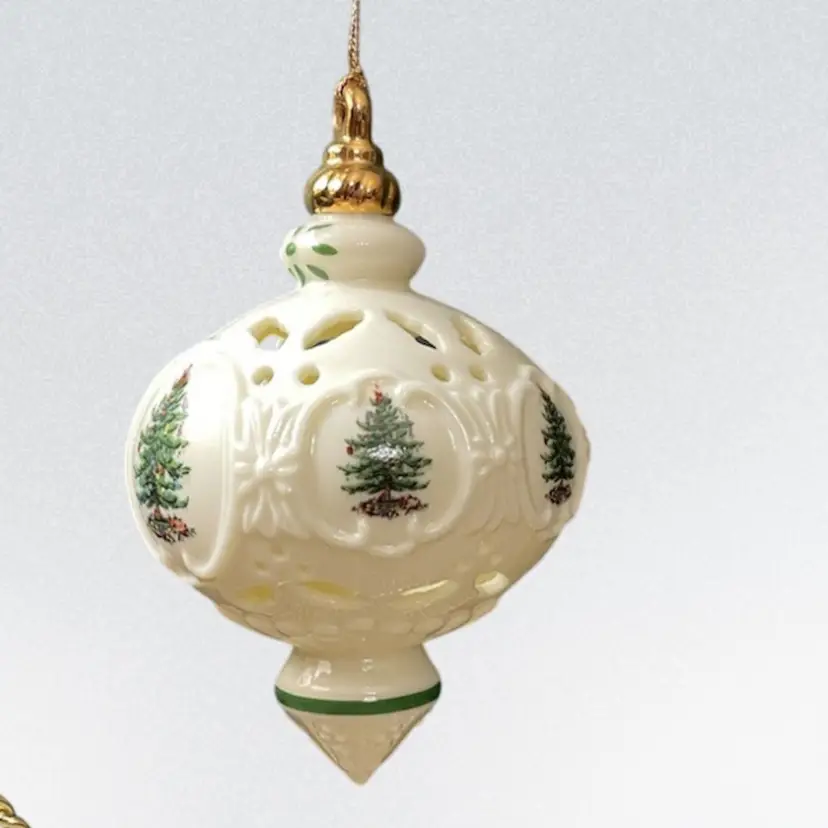 #01 Spode Porcelain Christmas Ornament