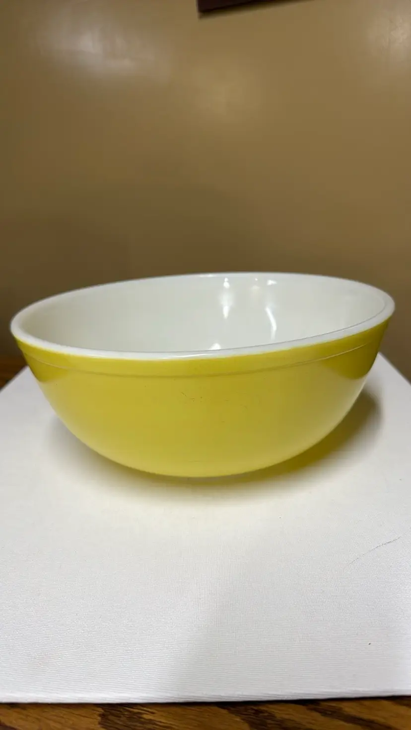 Pyrex primary colored yellow bowl