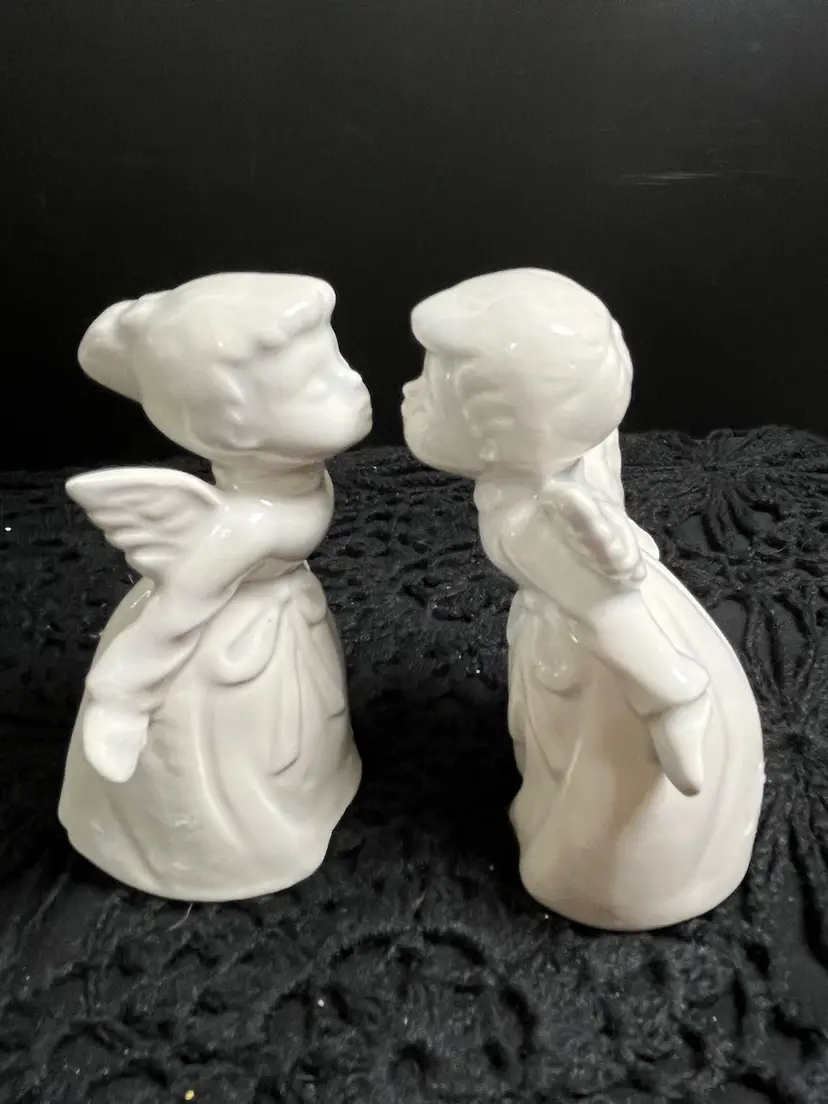 Vintage Glossy White 3.75" Kissing Angels