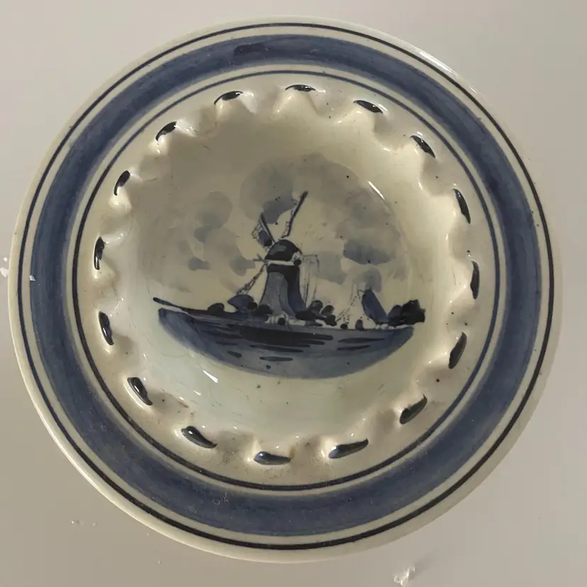 Vintage Delft ashtray