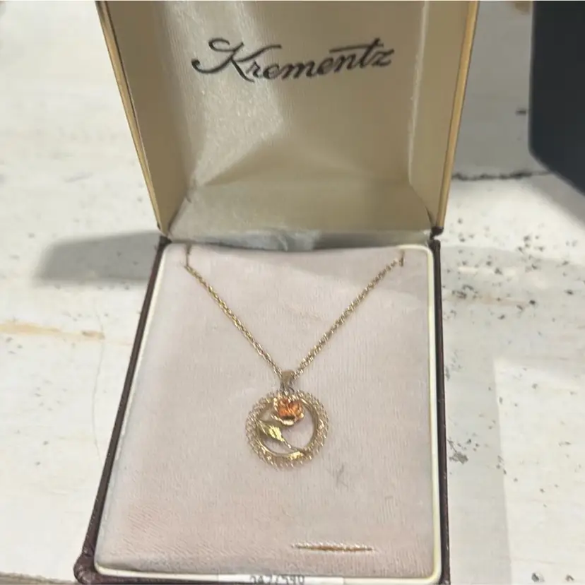 18 kt gold plated rose necklace vintage