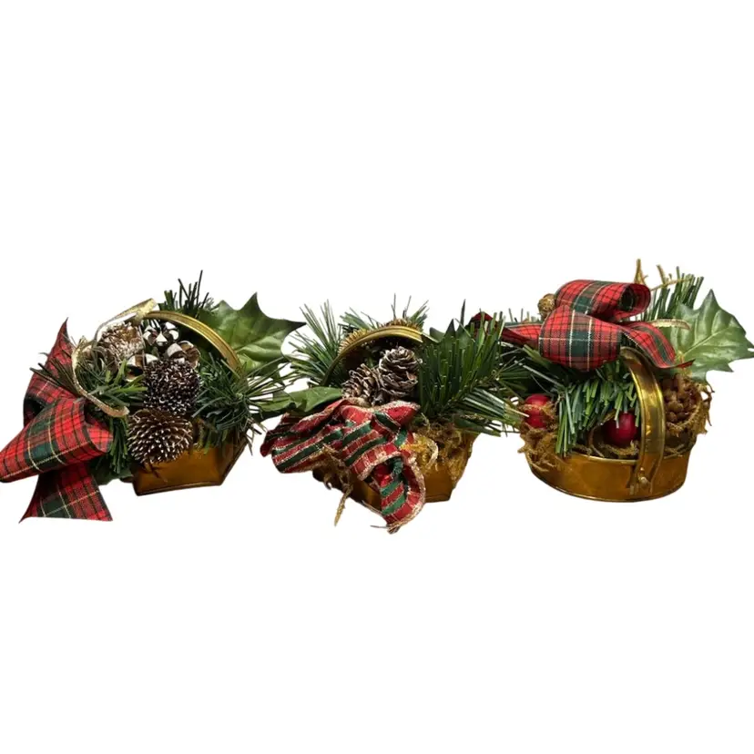 Set Of Three Mini Brass Baskets With Handles And Christmas Floral @3x3