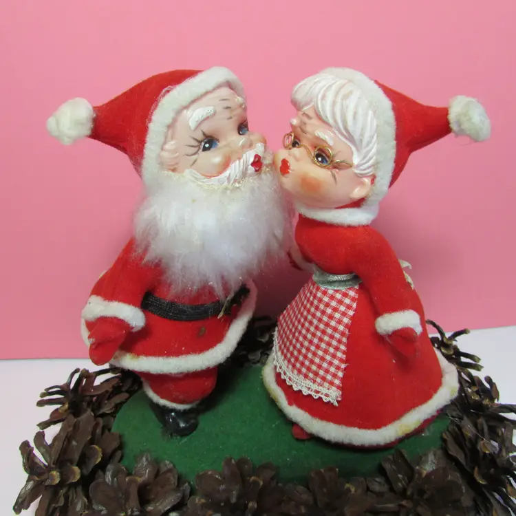 vintage kissing Mr and Mrs Santa Claus flocked plastic Christmas decor