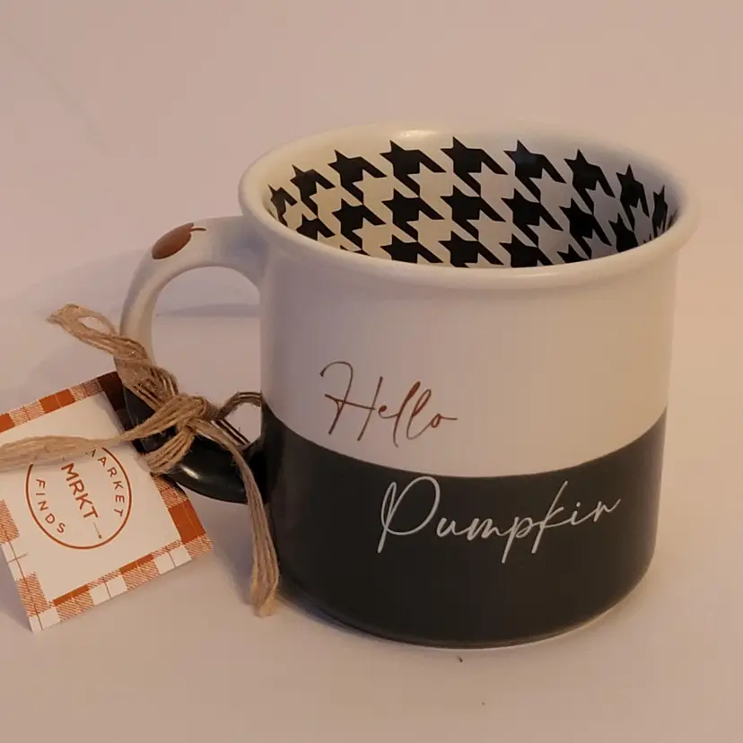 Market Finds MRKT Hello Pumpkin Mug Dk Grey White Houndstooth Pattern 16 oz