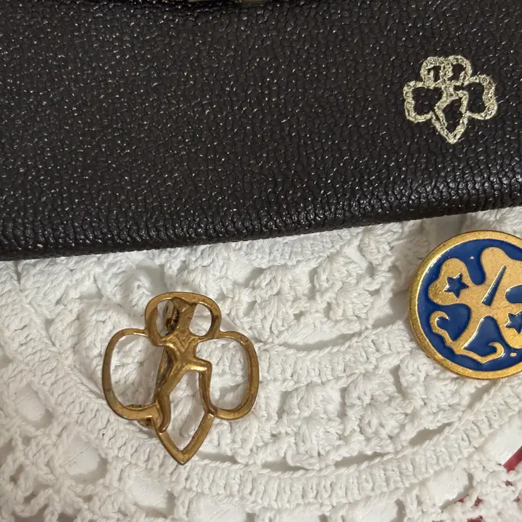 BE-Vintage Genuine Leather Brownie Belt Purse With Girl Scout And Brownie Pin
