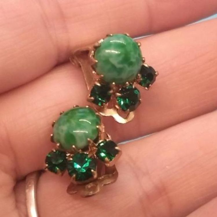 Vintage Green Stone And Rhinestone Necklace And Clipon Earing Set