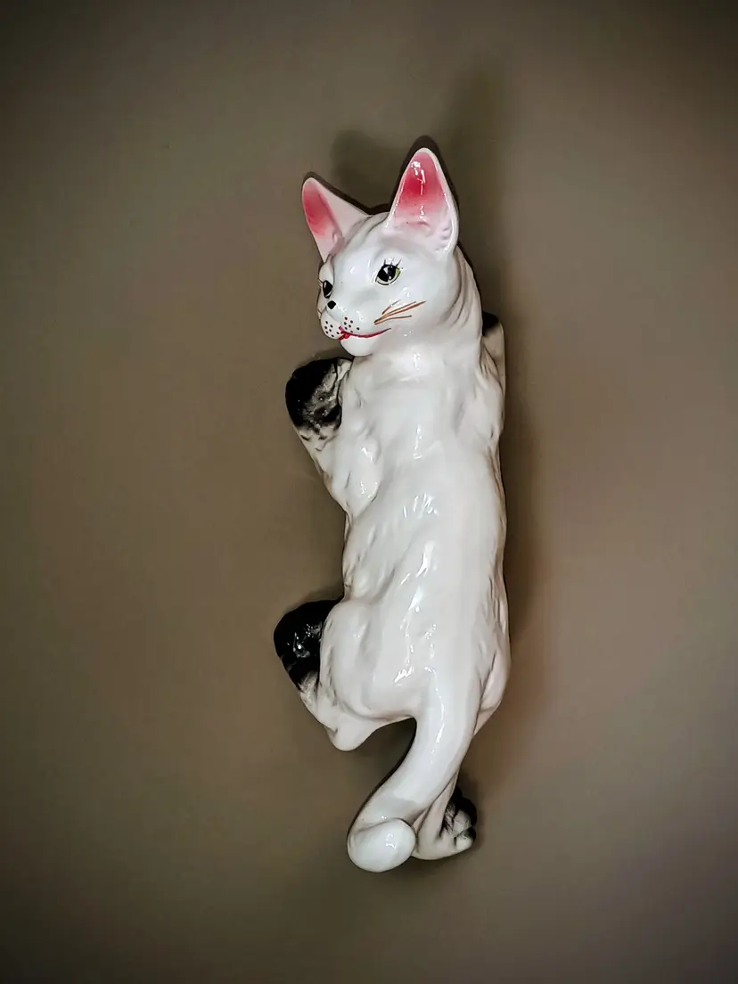 Cute Kitchy Ceramic Climbing Cat