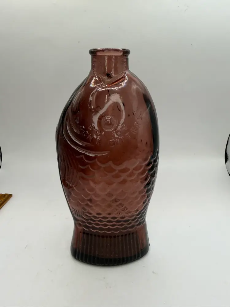 VINTAGE WHEATON AMETHYST PURPLE Plum GLASS FISCHS BITTERS BOTTLE FISH SHAPE 7.5”