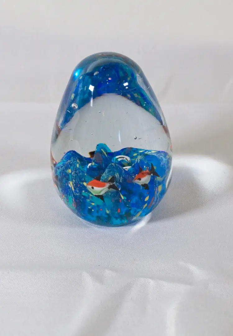 Art Glass Paperweight Aquarium Tropical Fish Coral Reef Egg Shape