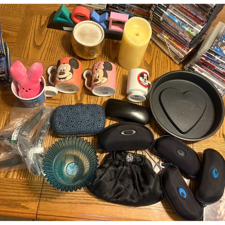 $1 Yard Sale Finds (Ship$7/progressive$2)