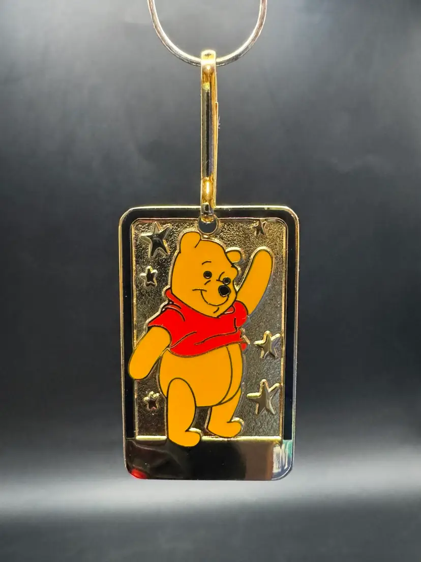Vintage Disney World Winnie The Pooh Souvenir Gold Keychain Un-Graved 1.5”