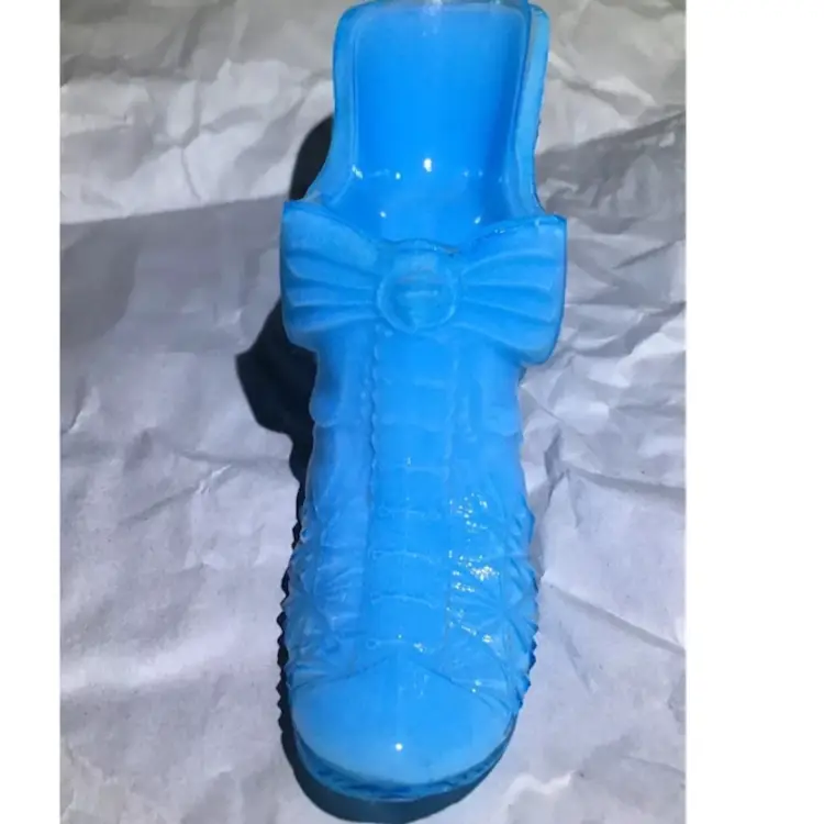 Boyd Robins Egg Blue Milk Glass Shoe Daisy Button & Bow Tie VTG Slipper READ /79