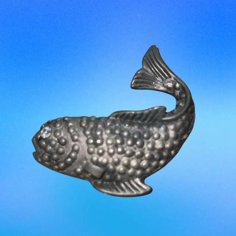 Pewter 2” Fish Pin With Crystal In Eye