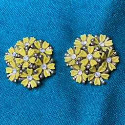 Coco Brand ? Yellow Flower Cluster With Clear Rhinestones 1950’s