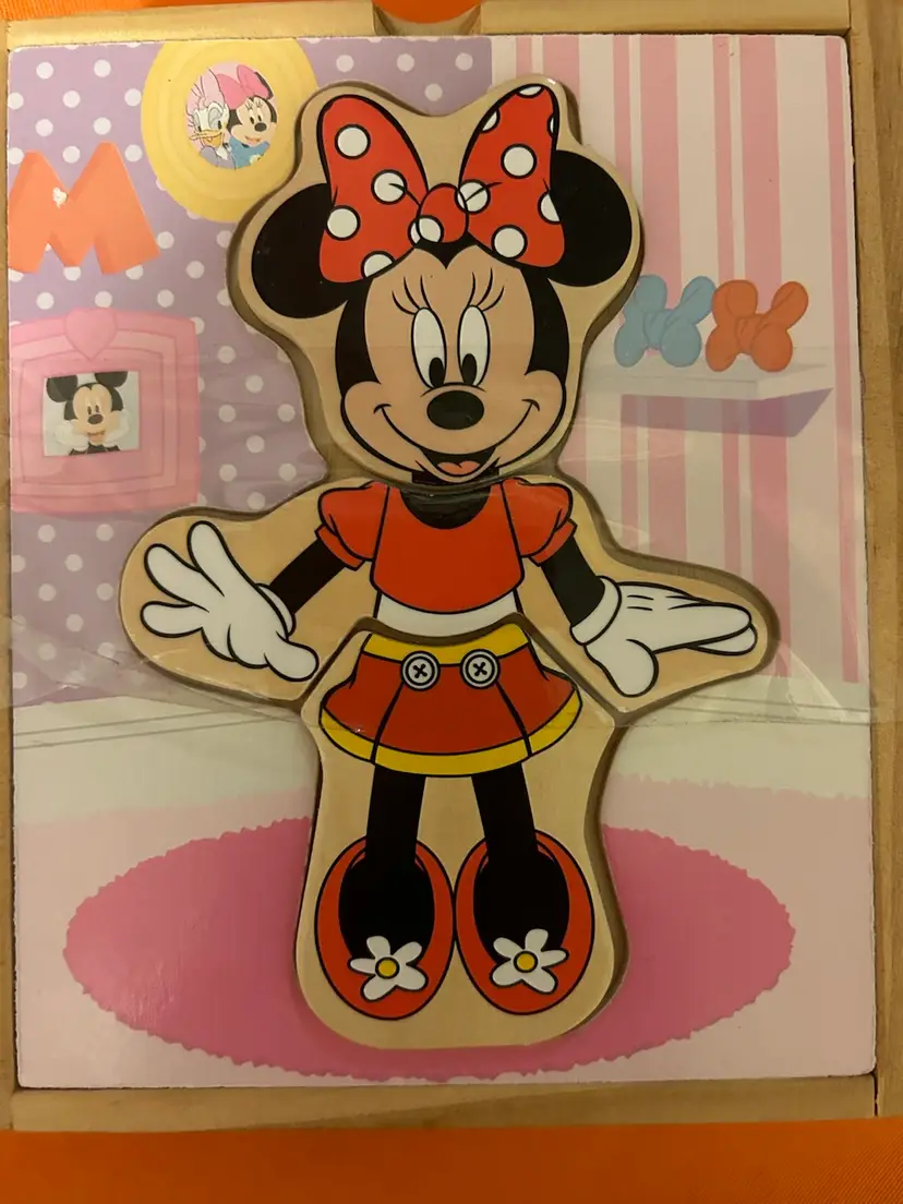 Disney Melissa & Doug Minnie Mouse Wooden Mix & Match Dress-Up Ages 3+