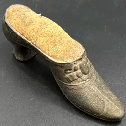 #01 Antique Metal shoe pin cushion from the Victorian era