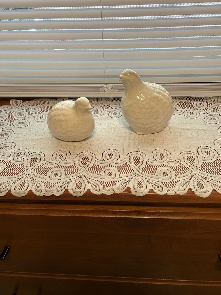 1970’s White Quail Figurines larger 6 X 5 In Smaller 4x4 In Wt 2#