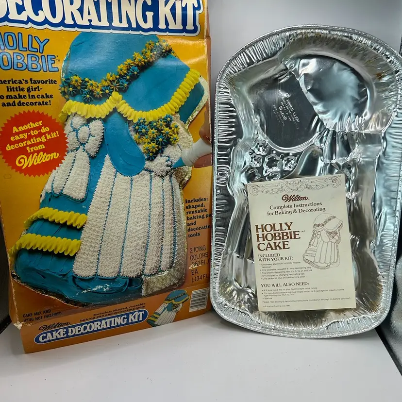 1979 Wilton Holly Hobbie Cake Pan With Box
