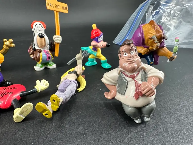 #36 Toy Lot (beast,Oscar,drooopy , Etc.)