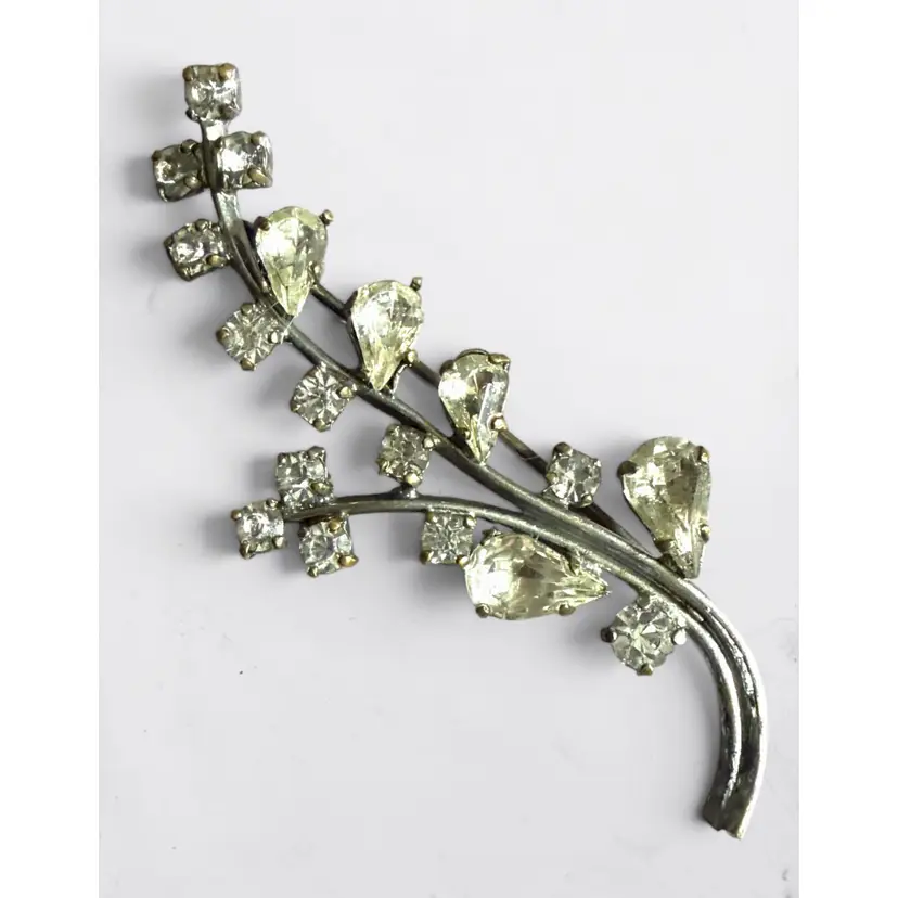 Vintage Silvertone Rhinestone Vine Brooch 2.5”