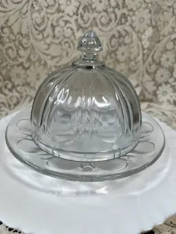 024 Vintage Clear Pressed Glass Mid-Century Domed Cheese/Butter Dish 6.5" X 7.5"