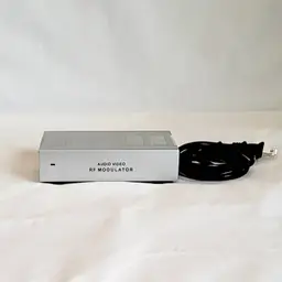 Dynex WS-007 RF Modulator - RCA S-Video to Coaxial Converter