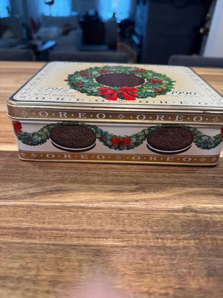 Vintage 1990 Nabisco Oreo 76th Anniversary Christmas Cookie Tin