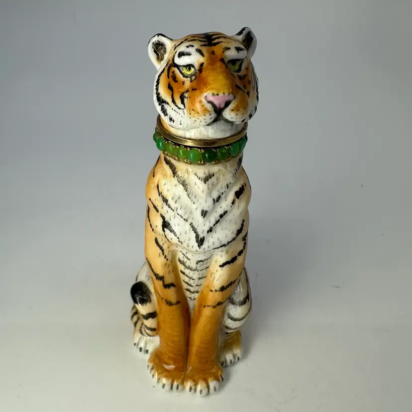 RARE Halycon Days Tiger With Jade Collar Perfume Snuff Bottle
