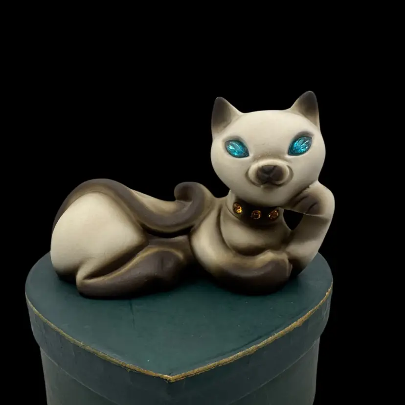 Vintage British Roselane Pottery Siamese cat figurine with blue jewel eyes. Circa 1940’s