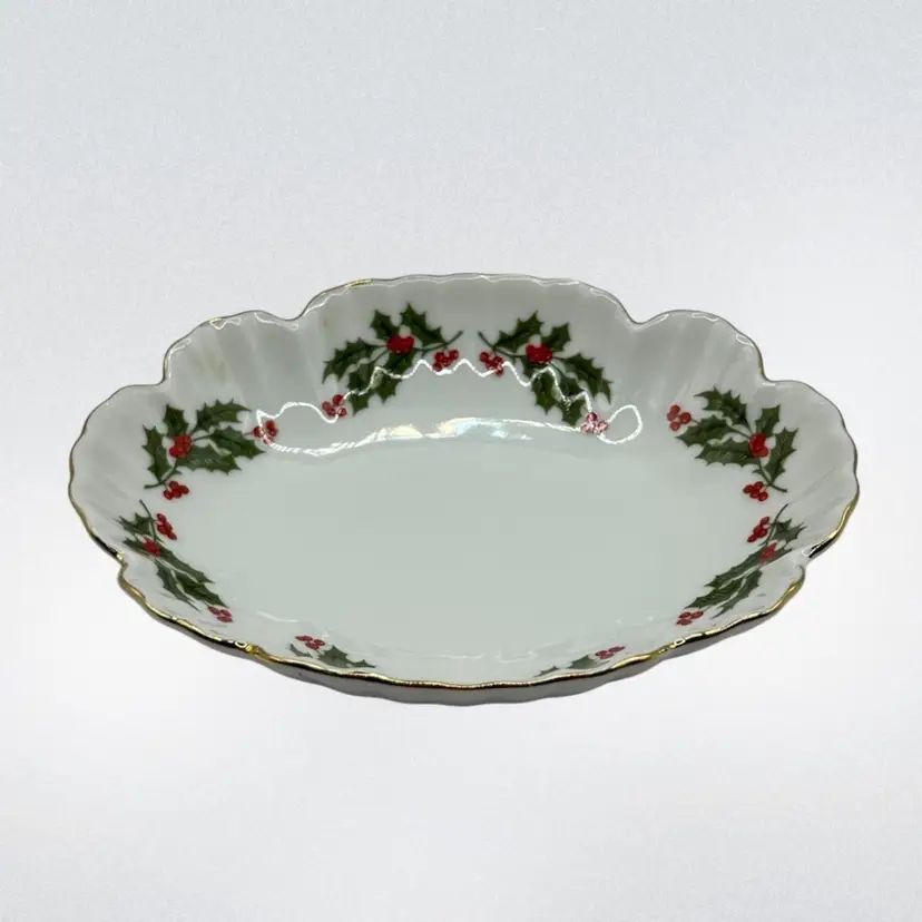 Christmas Holly Small Trinket Dish Made In Japan 6.25”
