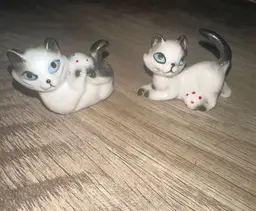 Vintage Pair Porcelain Siamese Cat Kitty Figurines
