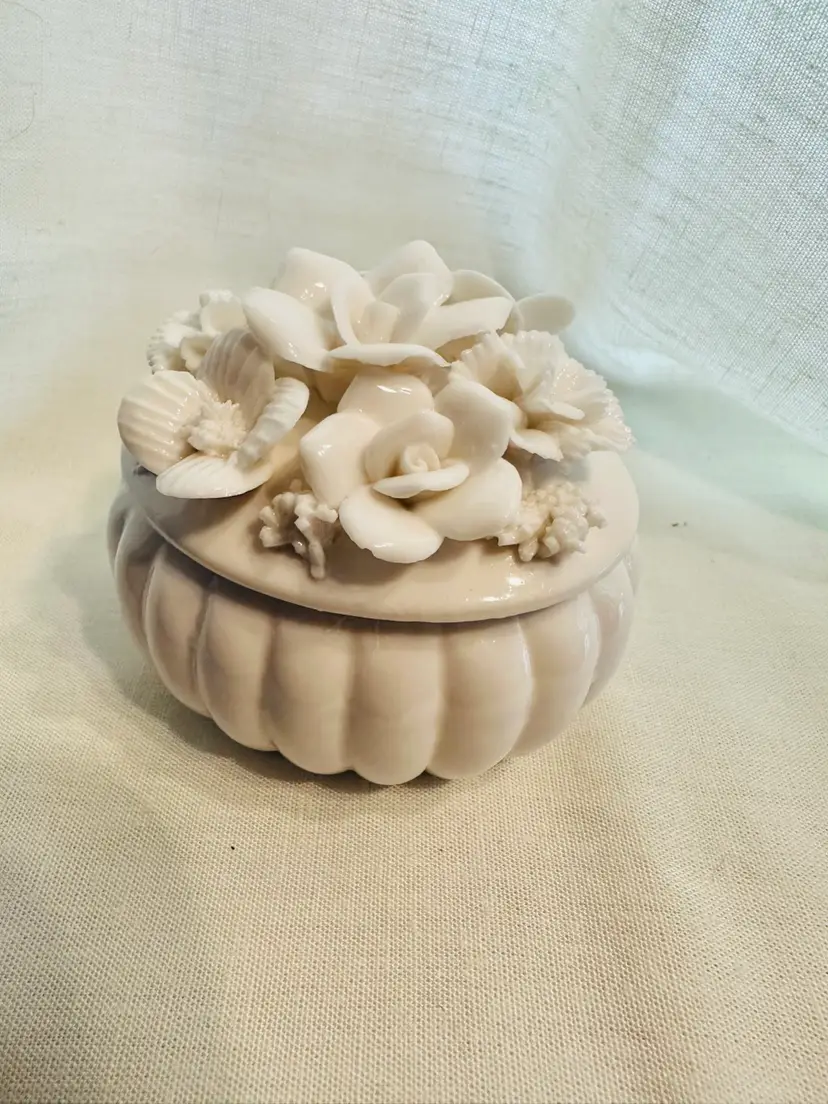 Vintage Porcelain Trinket Box