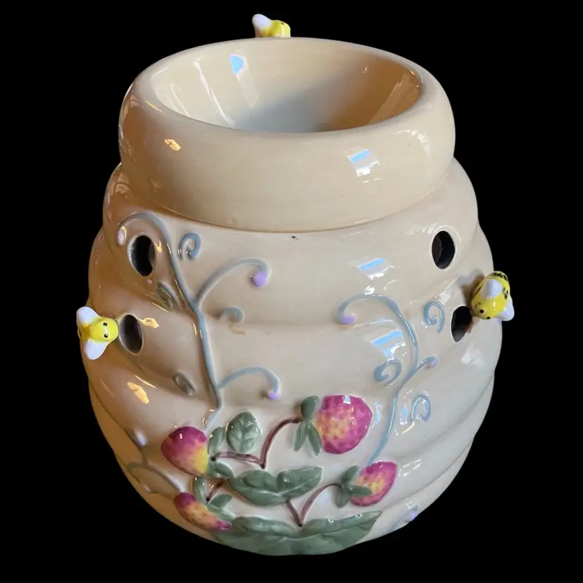 Party Lite Honey Comb Bee Hive Strawberry Oil Tart Warmer Tealight Dimensional 3D Ceramic