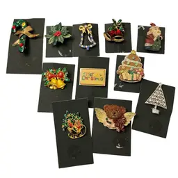 #08 - Choice Vintage Christmas Brooch