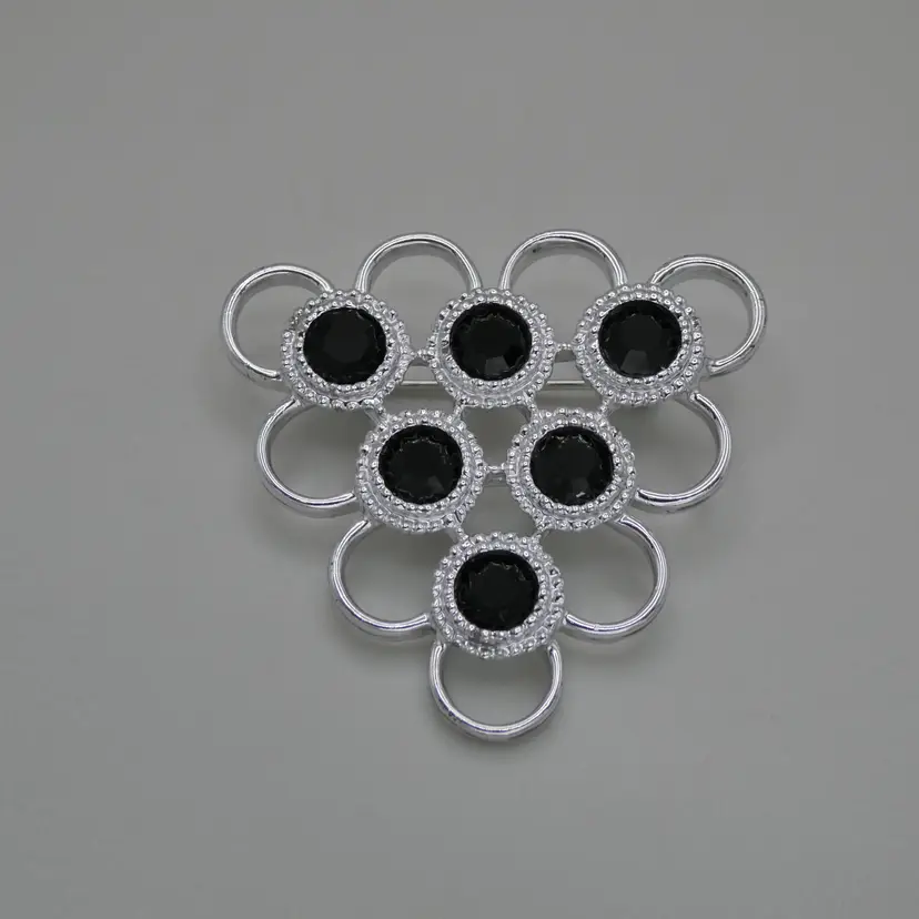 Vintage Sarah Coventry Black Rhinestone Brooch Pin Triangular Silver Tone Metal Open Circle 1.75"