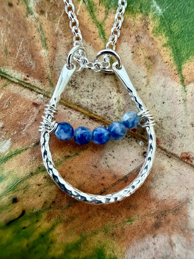 Blue Sodalite Wire Beaded Horseshoe Silver Pendants Necklace