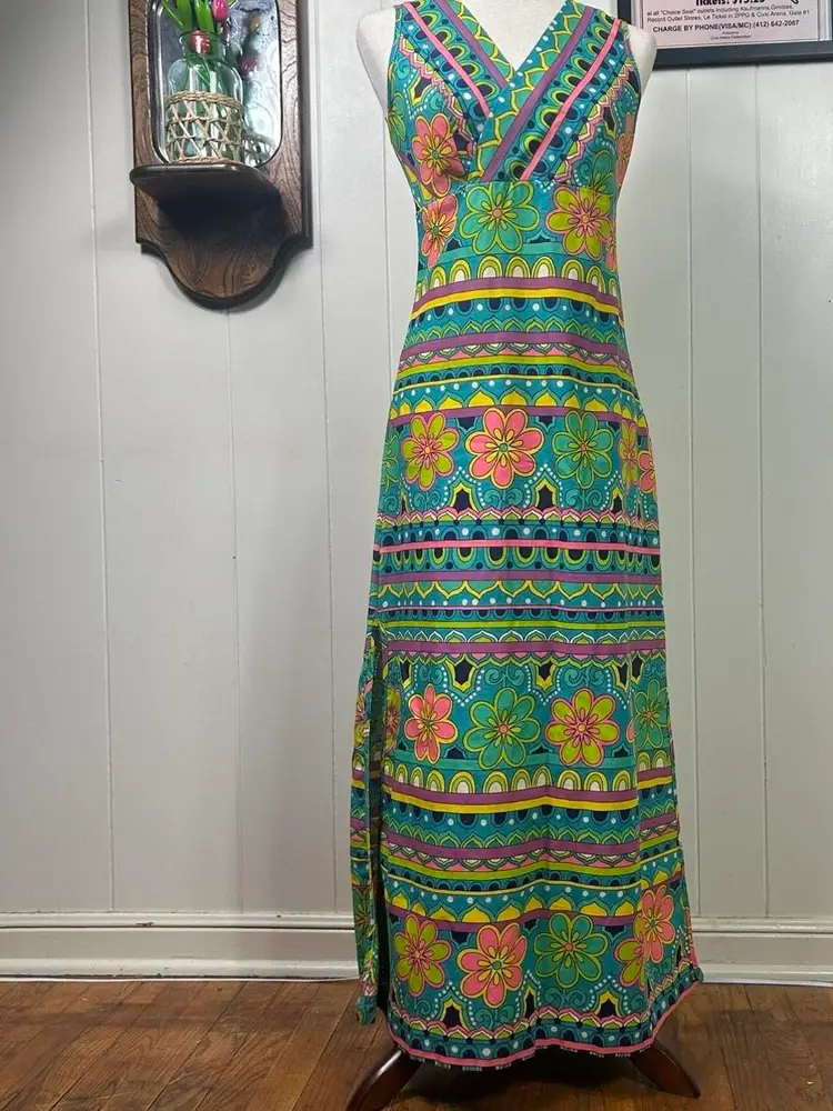 Vintage 1970’s Size 12/L Psychadelic Floral Print Maxi Dress Screen Design by M Lowenstein and Sons