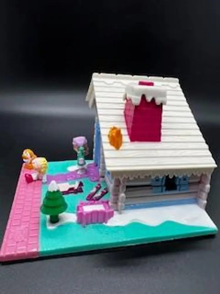 Polly Pocket Ski Lodge Play Complete Set