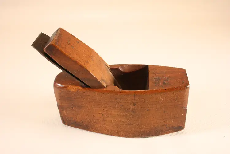 Small English Circular Plane (9252)