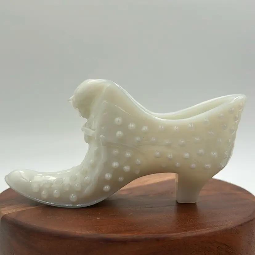 Vintage Milk Glass HobNail Cat Shoe
